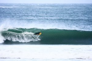 Vivez votre prochaine expérience de voyage en Irlande avec le surf
