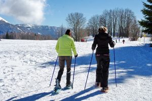 Explorez les sports d'hiver alternatifs  activités insolites en montagne